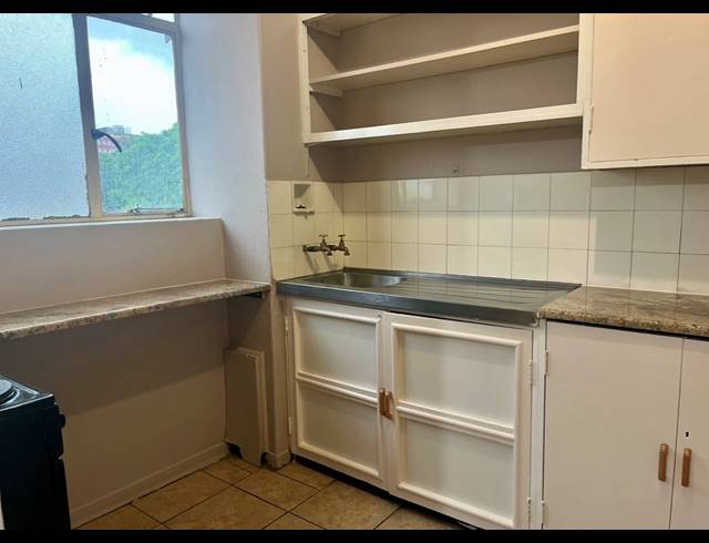 5 BEDROOM APARTMENT FOR SALE IN SUNNYSIDE
